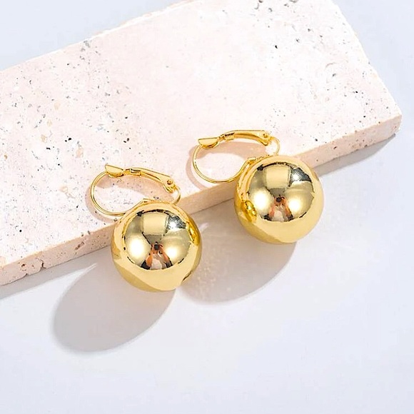⚜️[𝟯/$𝟮𝟴]⚜️Big Gold Ball Dangle Earrings NEW - Picture 2 of 8